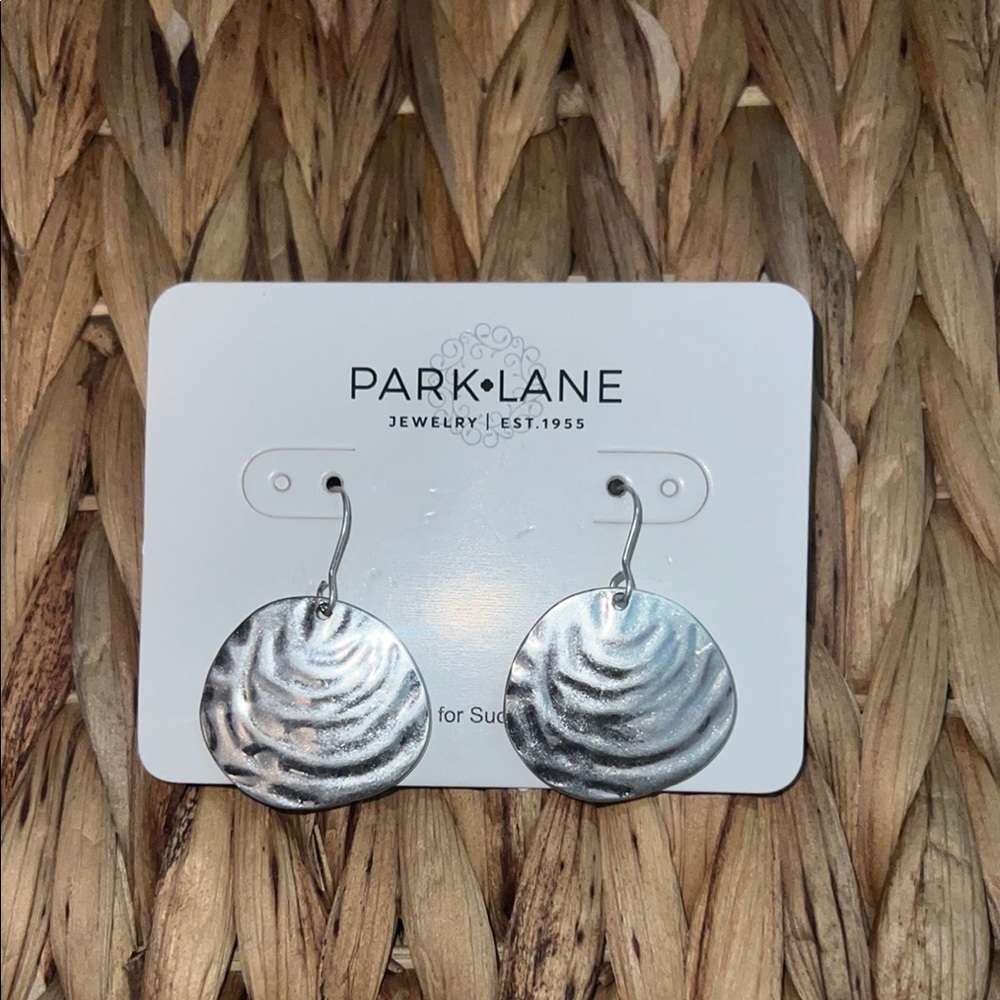 🌸Park Lane Seashell Earrings
